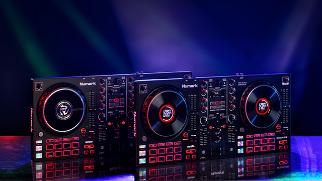 Controlador DJ de 2 secciones para Serato DJ con mezclador DJ e interfaz de audio HF125 Auriculares de DJ Profesionales Numark Mixtrack Pro FX 