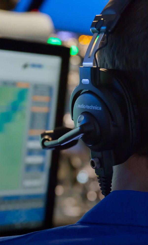 Auriculares BPHS1 y micrófonos PRO70 de Audio-Technica en avanzados simuladores de vuelo